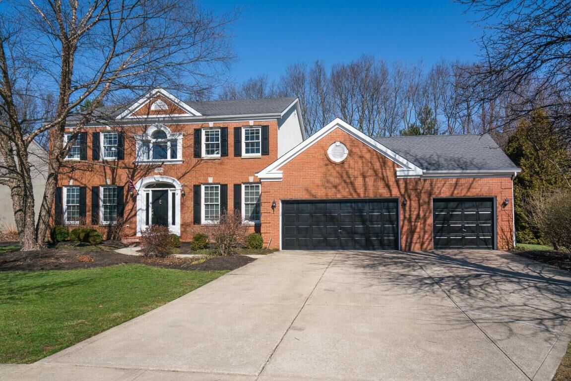 Property Photo: 162 Crossing Creek Way OH 43230