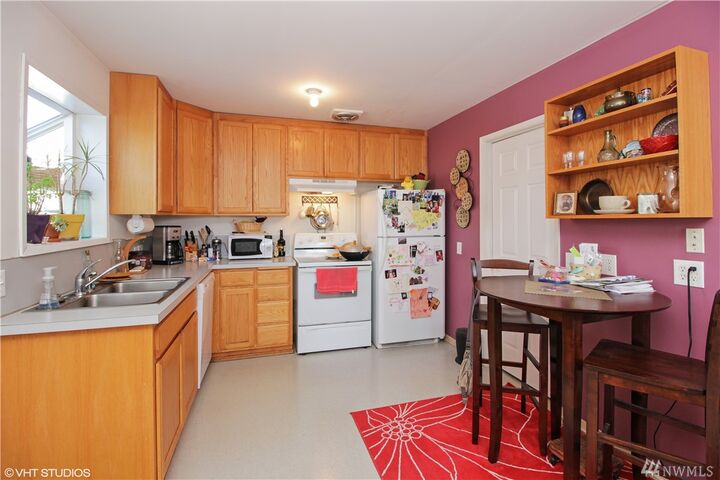 Property Photo:  212 N 100th Street  WA 98133 
