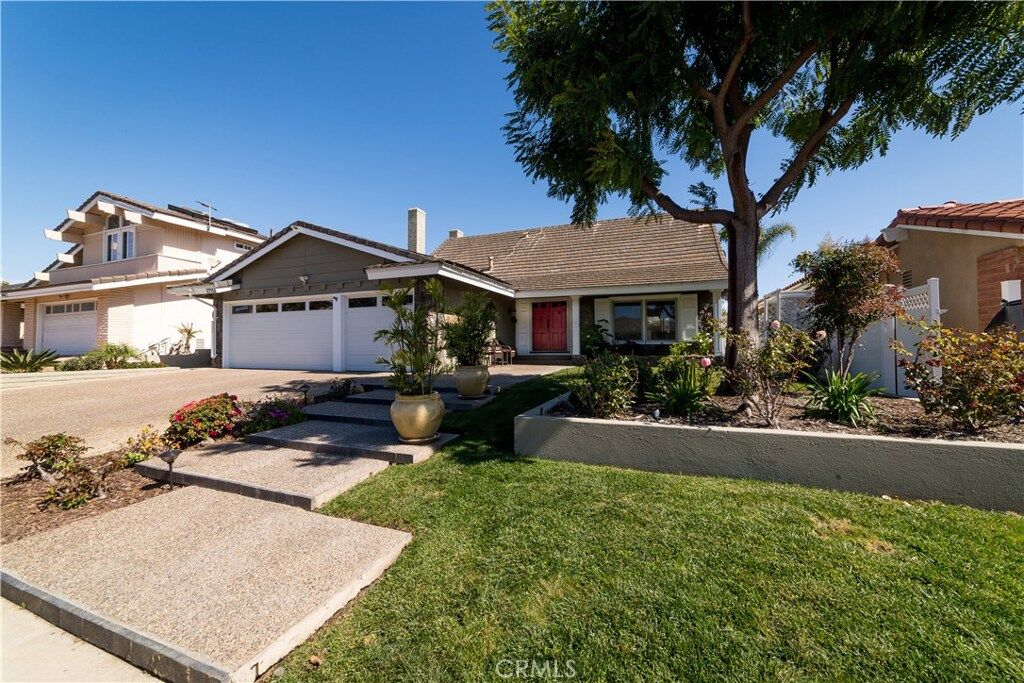 Property Photo:  19332 Worchester Lane  CA 92646 