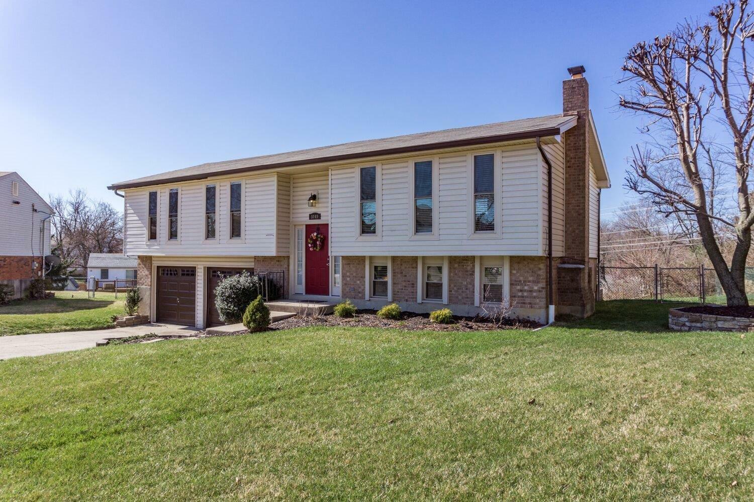 Property Photo: 5049 Bonaventure Court OH 45238