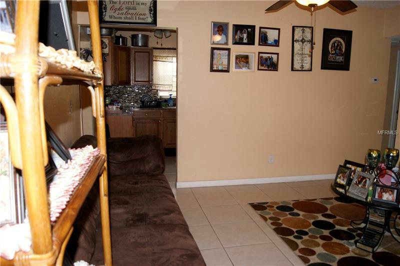 Property Photo:  