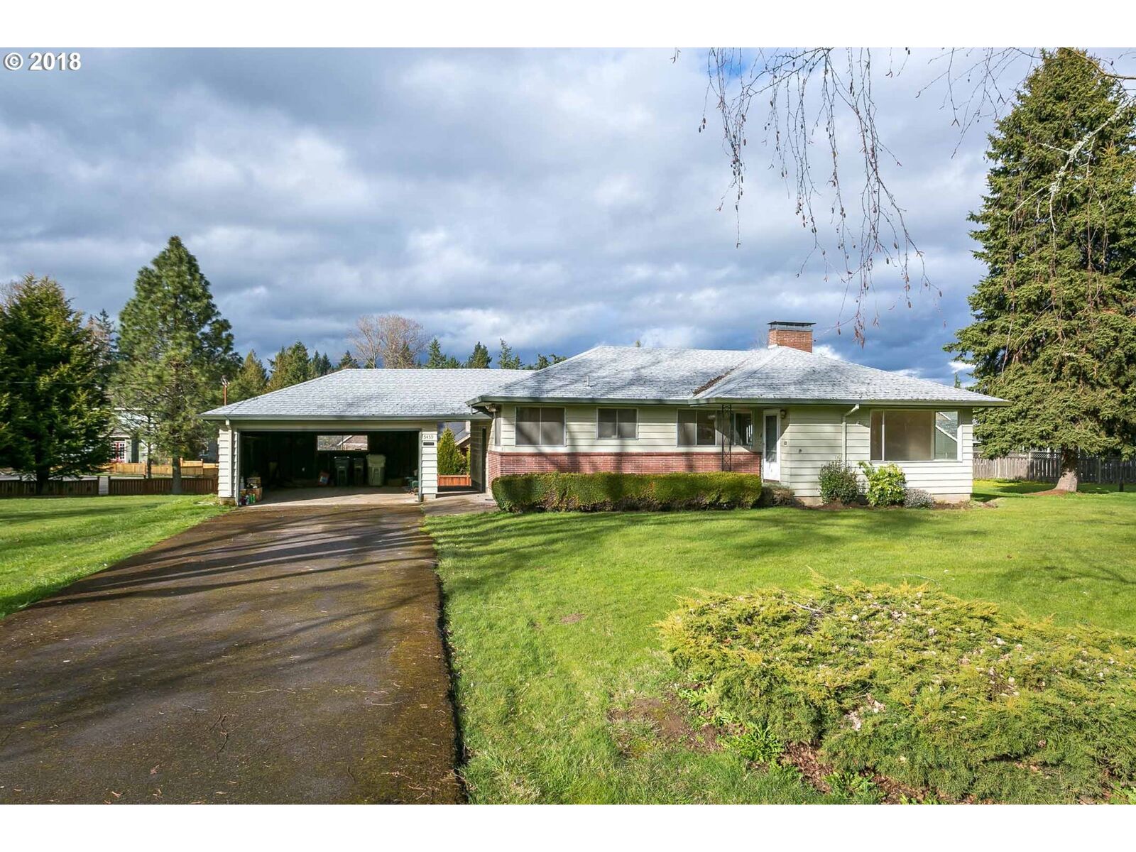 Property Photo: 5459 SE Golden Rd OR 97123