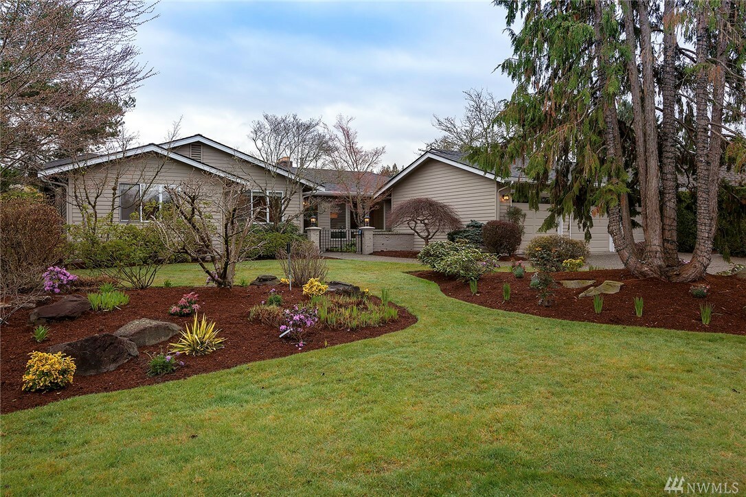 Property Photo:  1340 85th  Ave NE  WA 98004 