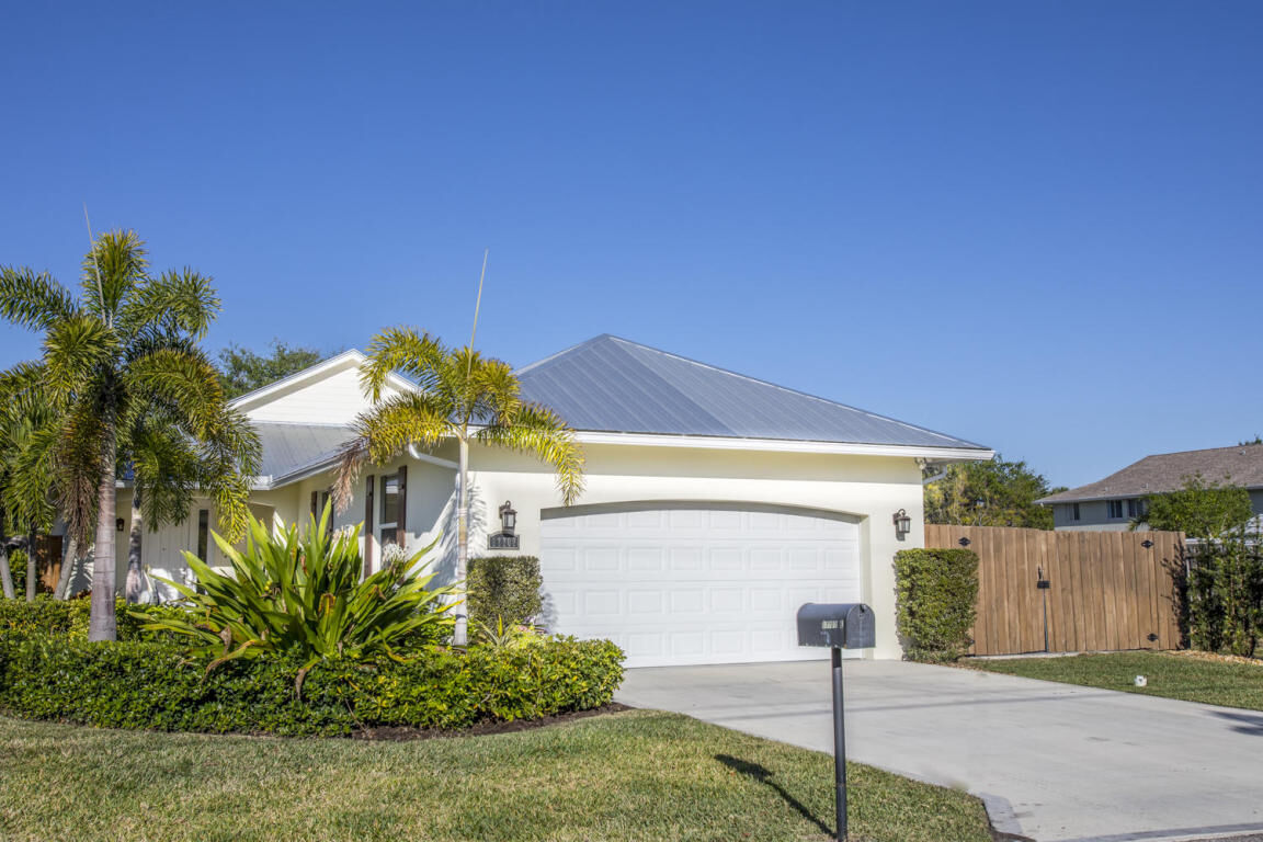 Property Photo:  17707 Cinquez Park Road E  FL 33458 