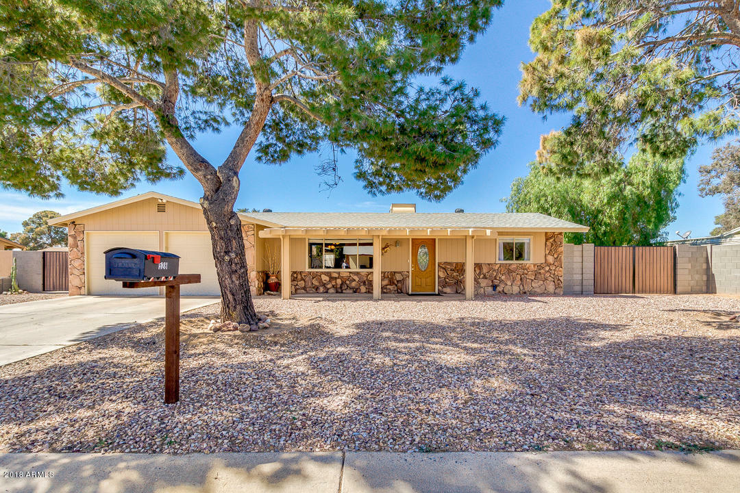 Property Photo:  528 S Copper Drive  AZ 85120 