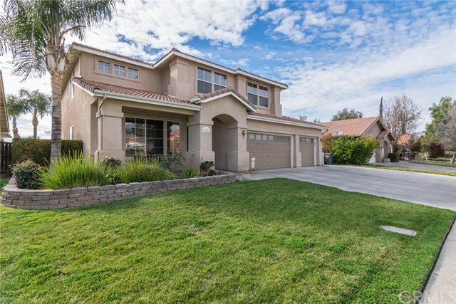 Property Photo:  26113 Avenida Hortensia  CA 92544 