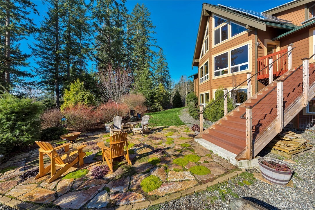 Property Photo:  5005 E Oregon St  WA 98226 