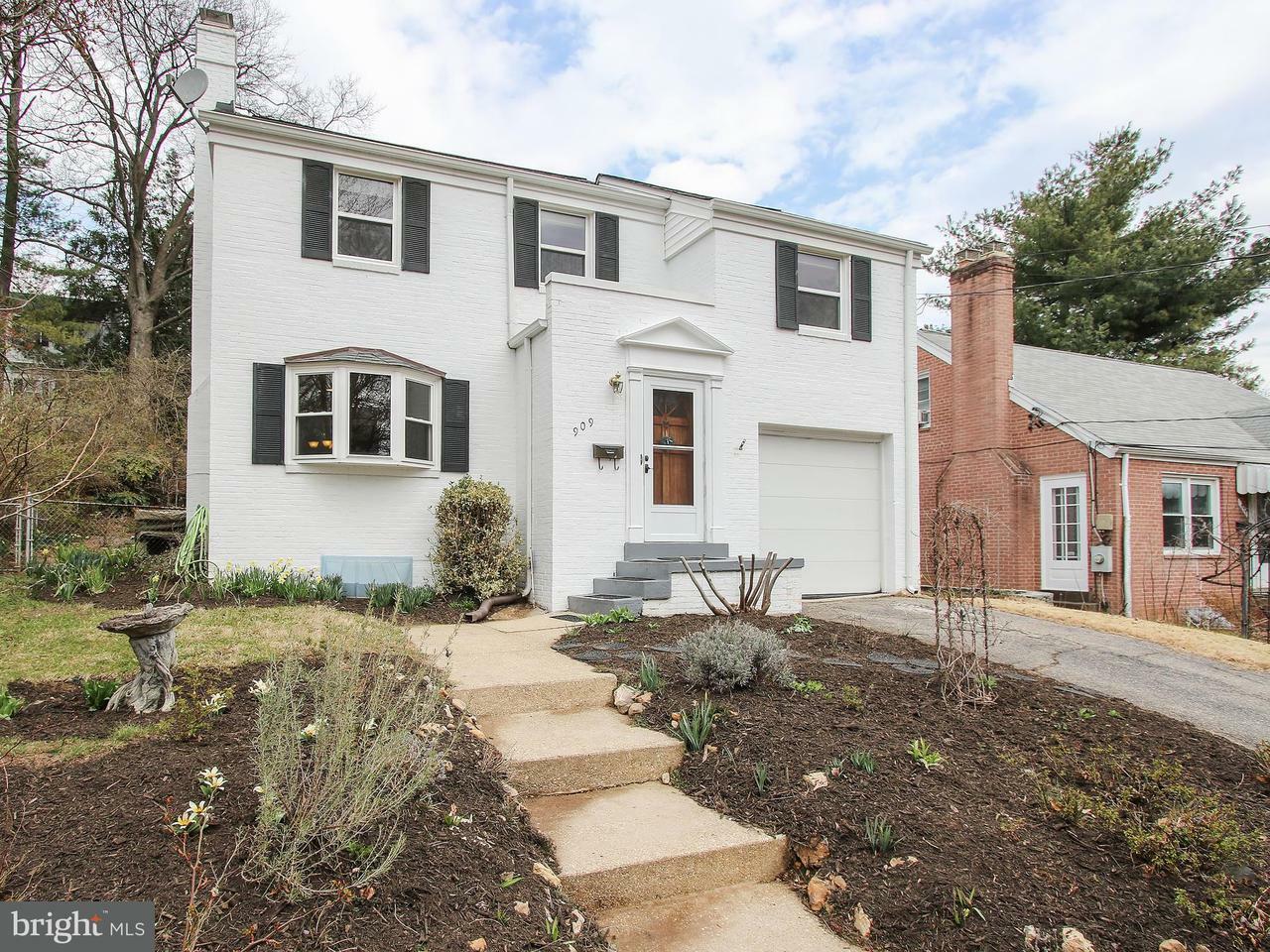 Property Photo:  909 Langley Drive  MD 20901 