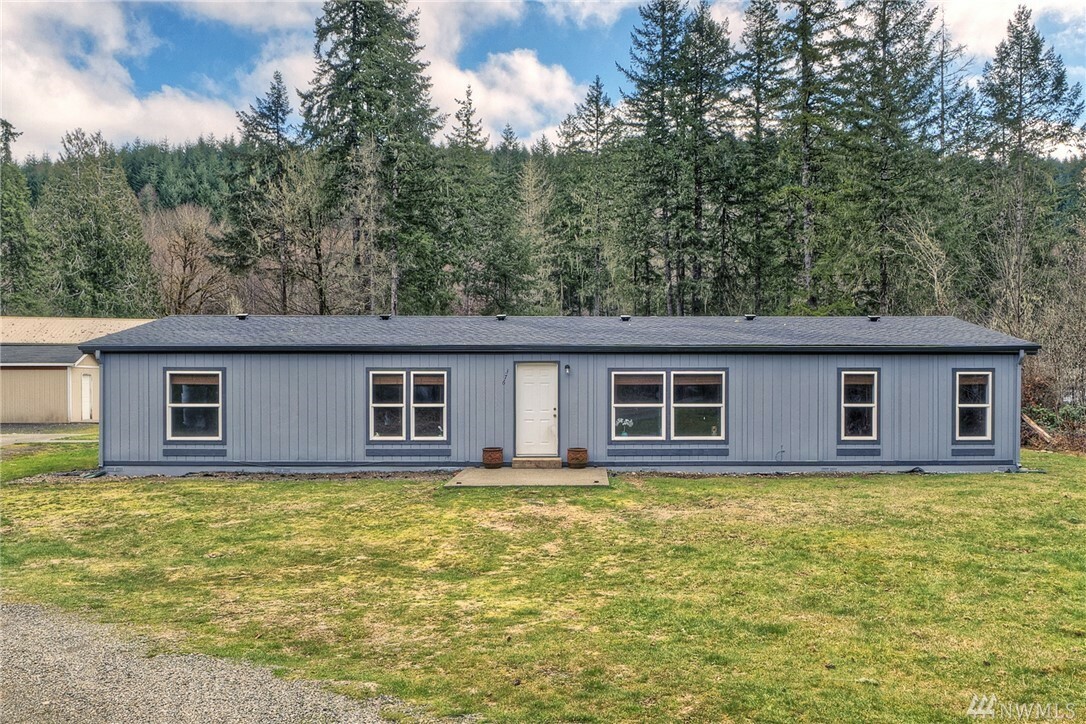 Property Photo:  376 W Lillie Rd  WA 98541 