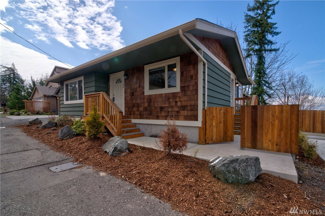 Property Photo:  2129 Zephyr Place  WA 98229 