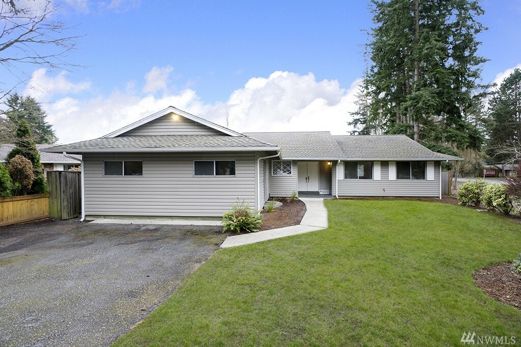 Property Photo: 11203 NE 149th St WA 98034
