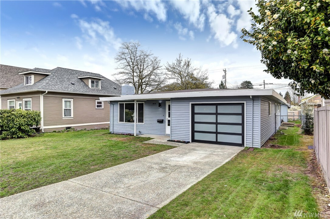 Property Photo:  4615 S Yakima Ave  WA 98408 