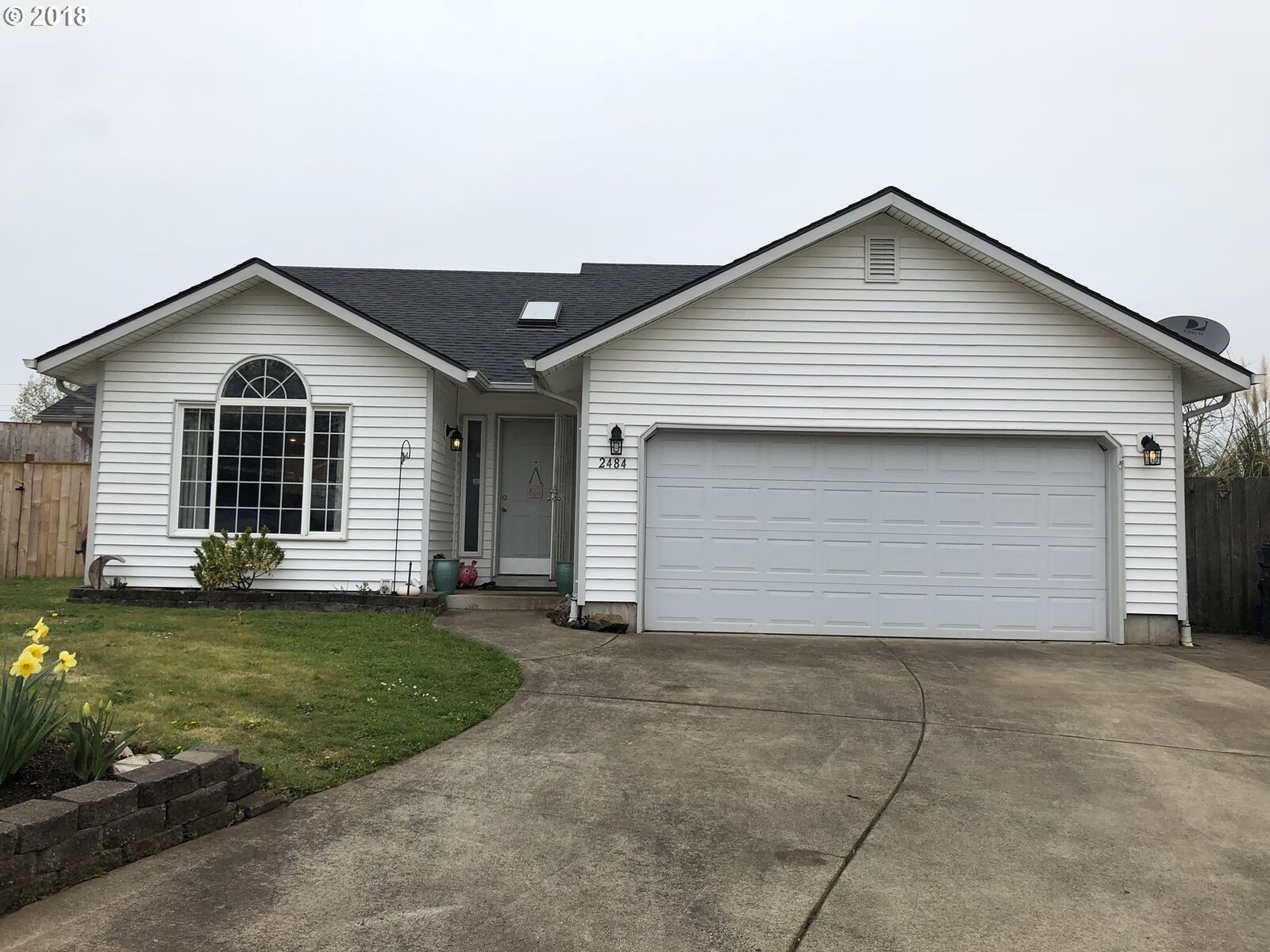 Property Photo: 2484 Cubit St OR 97402