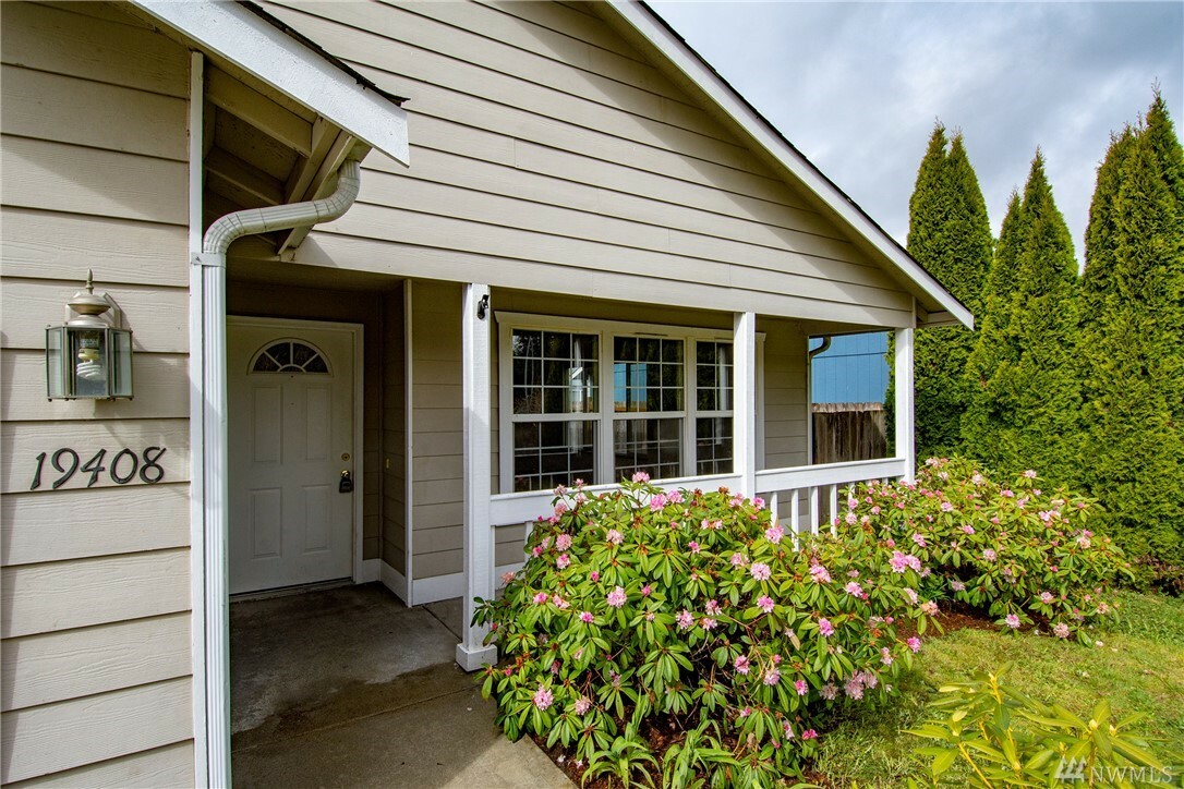 Property Photo:  19408 46th Ave NE  WA 98223 