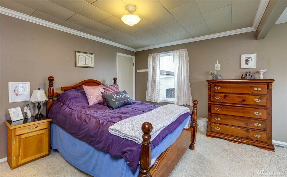 Property Photo: 306 14th St WA 98264