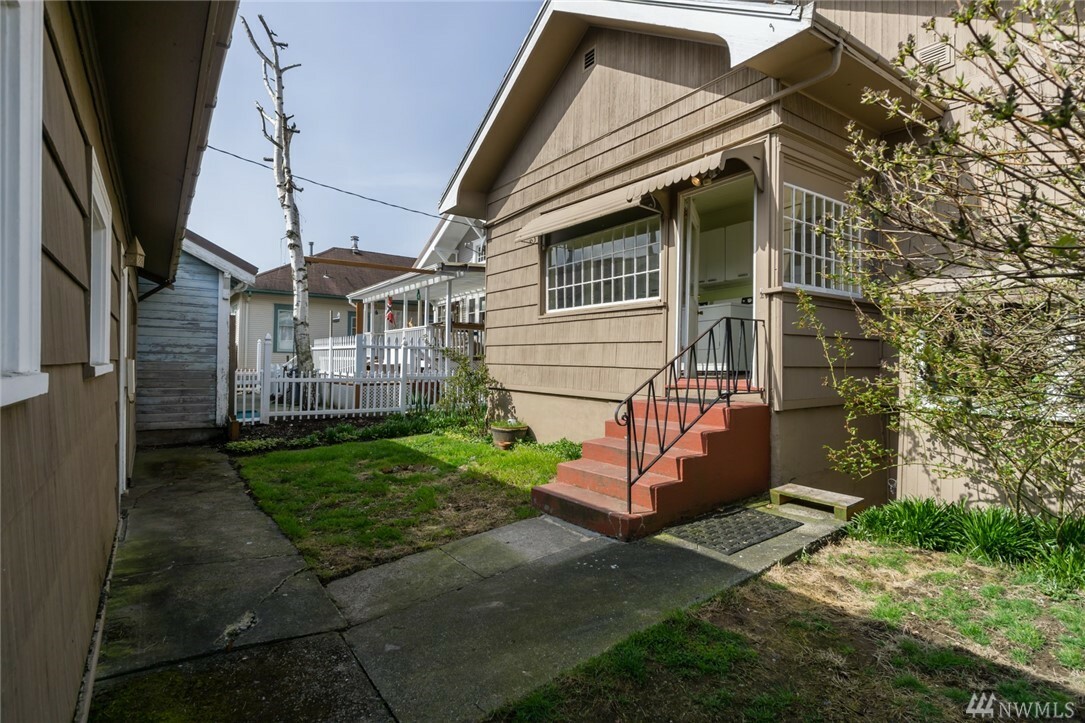 Property Photo:  2316 B St  WA 98225 