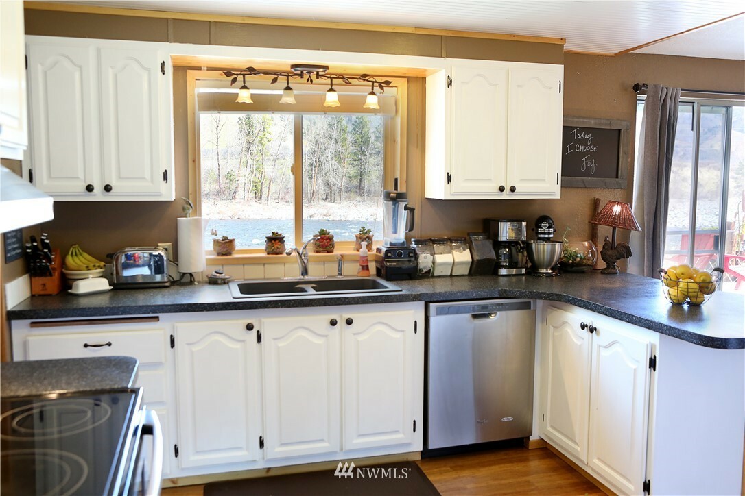 Property Photo: 7900 Stine Hill Road 2 WA 98815