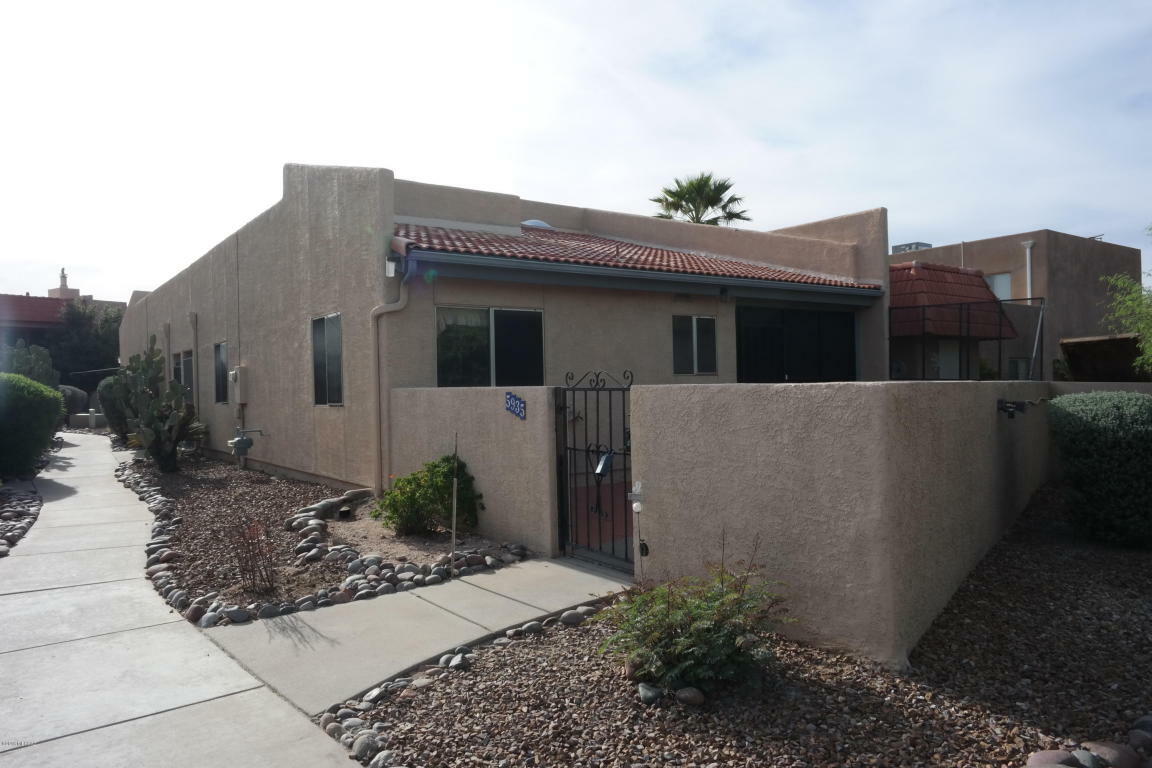 Property Photo:  5935 E Sahuaro Ranch Drive  AZ 85712 