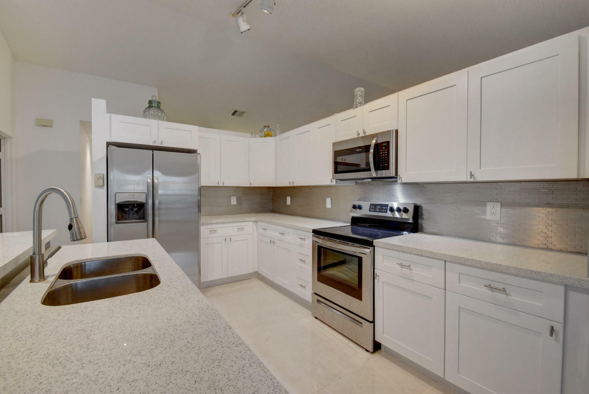 Property Photo: 10891 Fox Glen Drive FL 33428