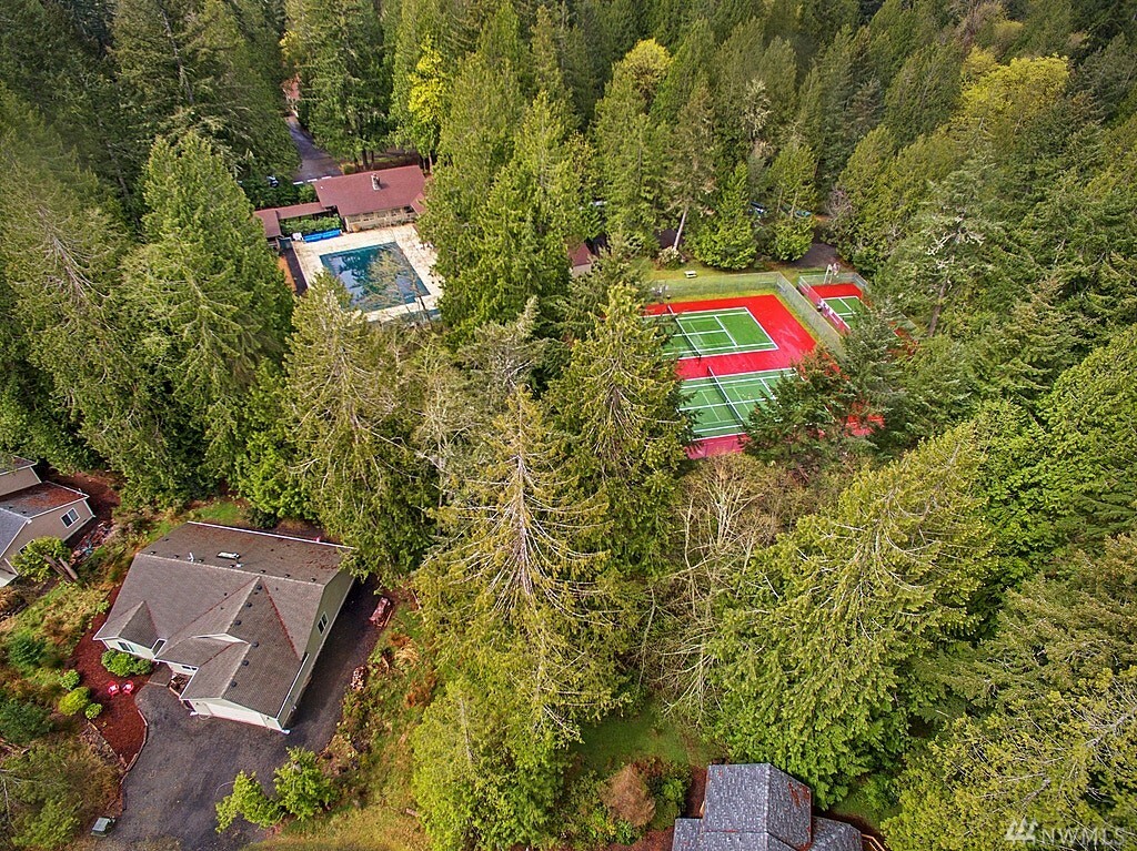 Property Photo:  303 E Pointes Dr E  WA 98584 