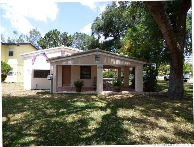 Property Photo: 1195 NE 182nd St FL 33162