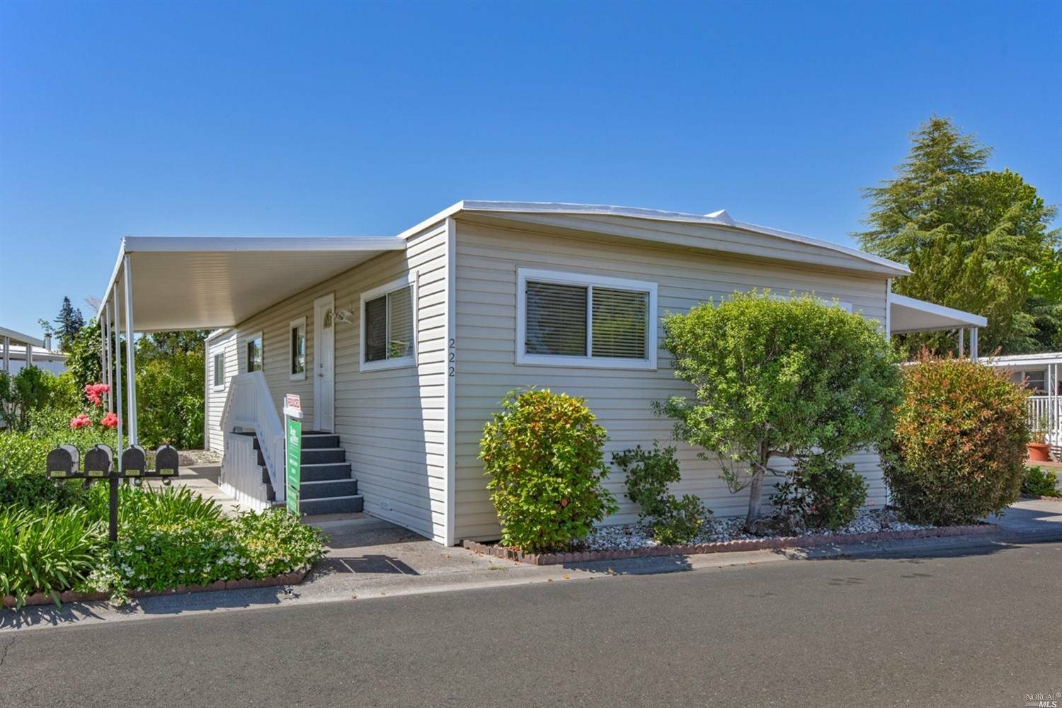 Property Photo:  222 Colonial Park Drive  CA 95403 