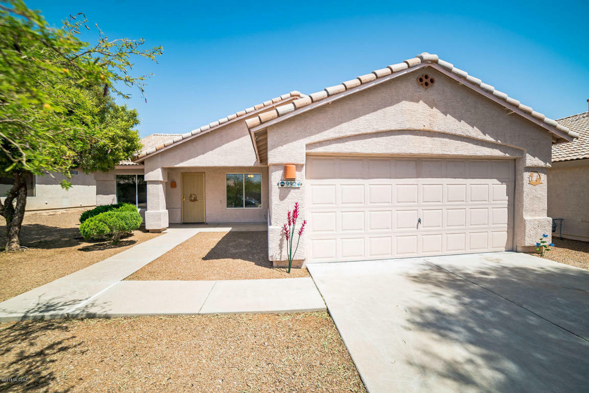 Property Photo:  9924 N Pegasus Avenue  AZ 85742 