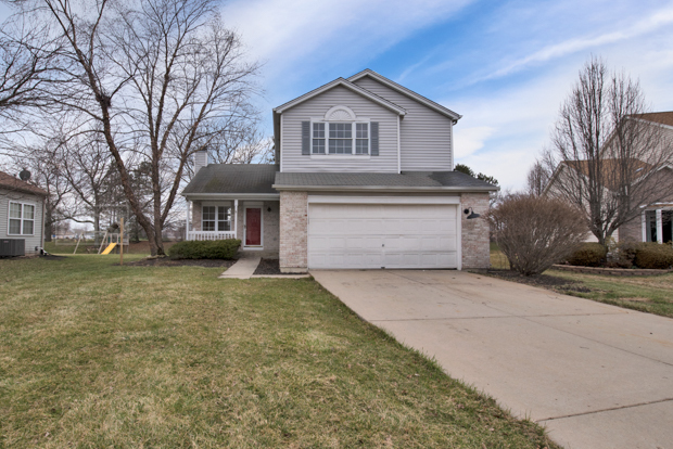 Property Photo:  2311 Applewood Court  IL 60586 