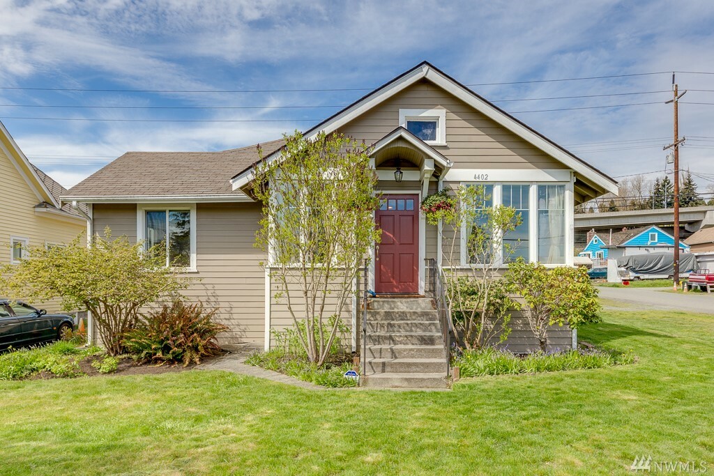 Property Photo: 4402 S 3rd Ave WA 98203