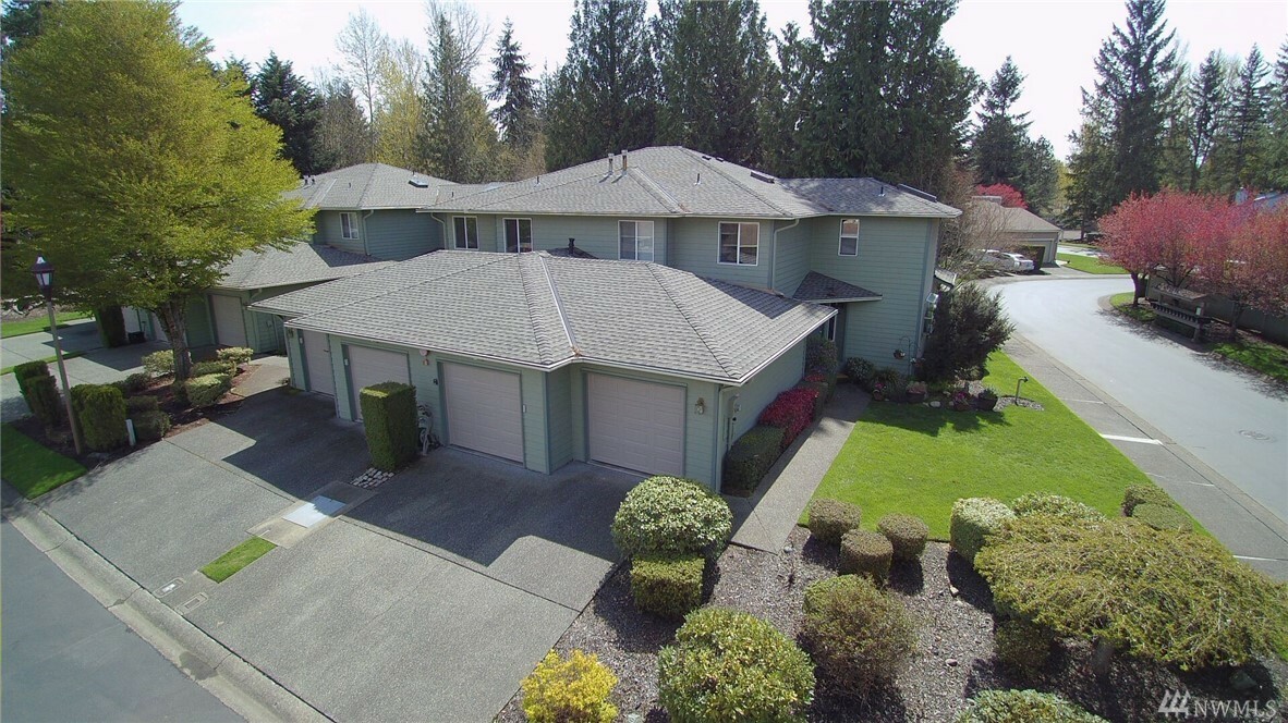 Property Photo:  25424 213th Place SE 5  WA 98038 