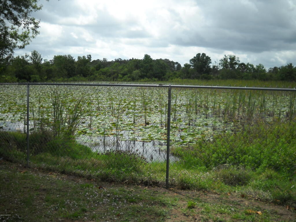 Property Photo:  513 Nicklaus Circle  FL 32927 