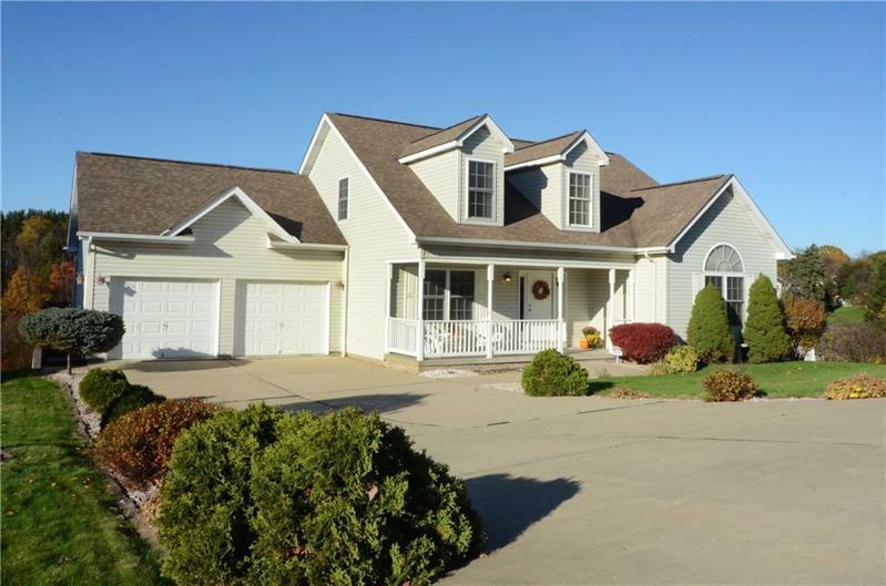 Property Photo: 4000 Oak Point Cir PA 15136
