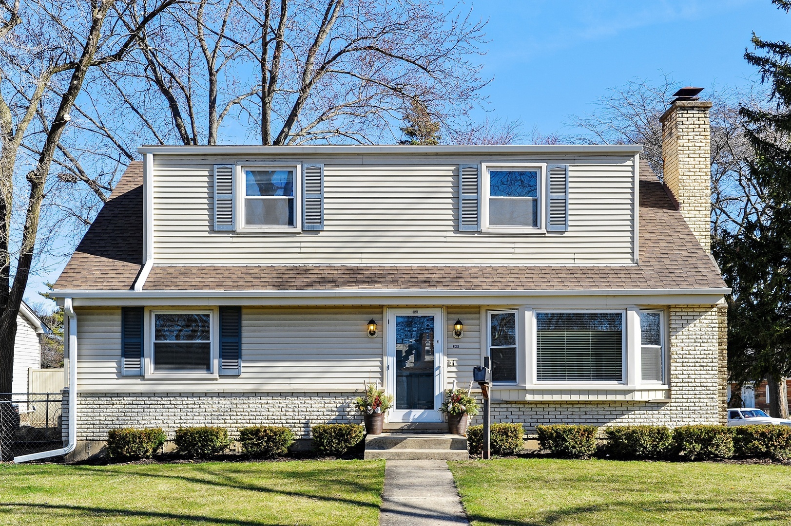 Property Photo: 368 Stillwell Drive IL 60089