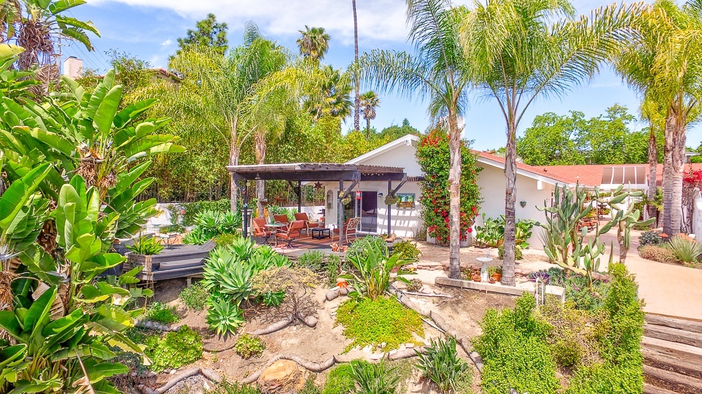 Property Photo: 3225 Avenida De Loyola CA 92056