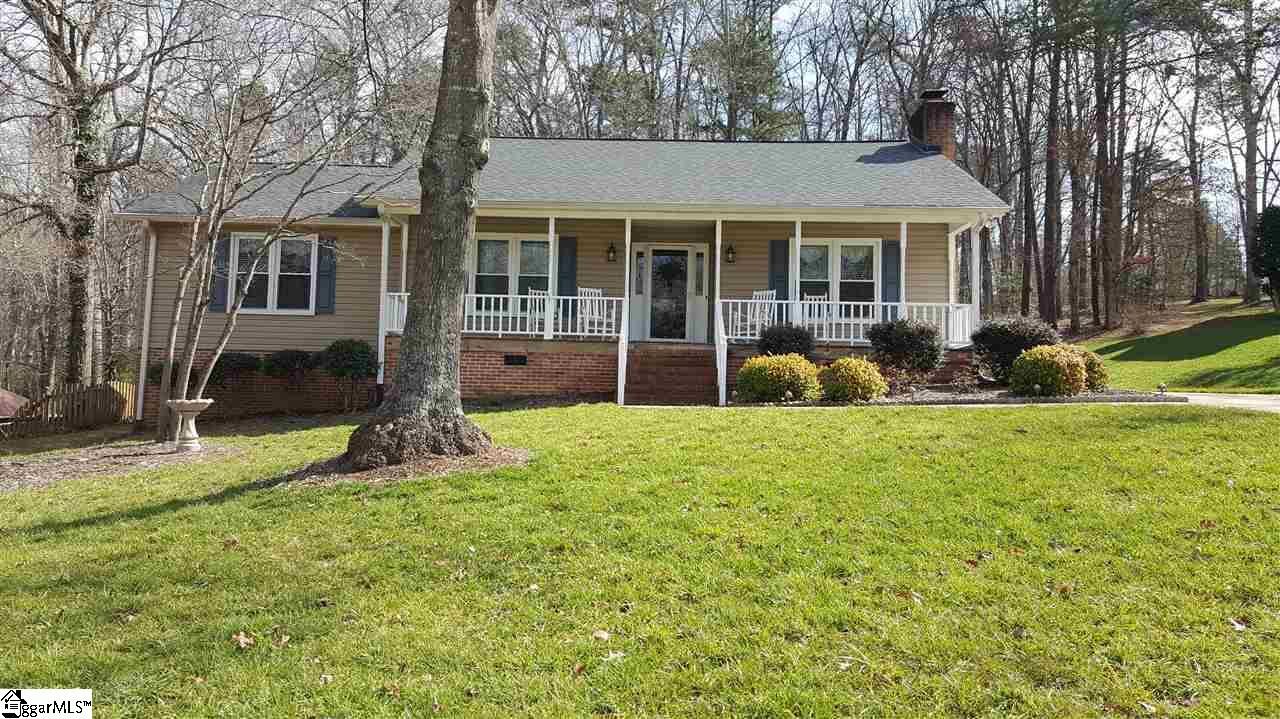 Property Photo: 125 Monarch Place SC 29687
