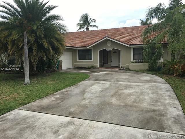 Property Photo:  15821 Surrey Cir  FL 33331 