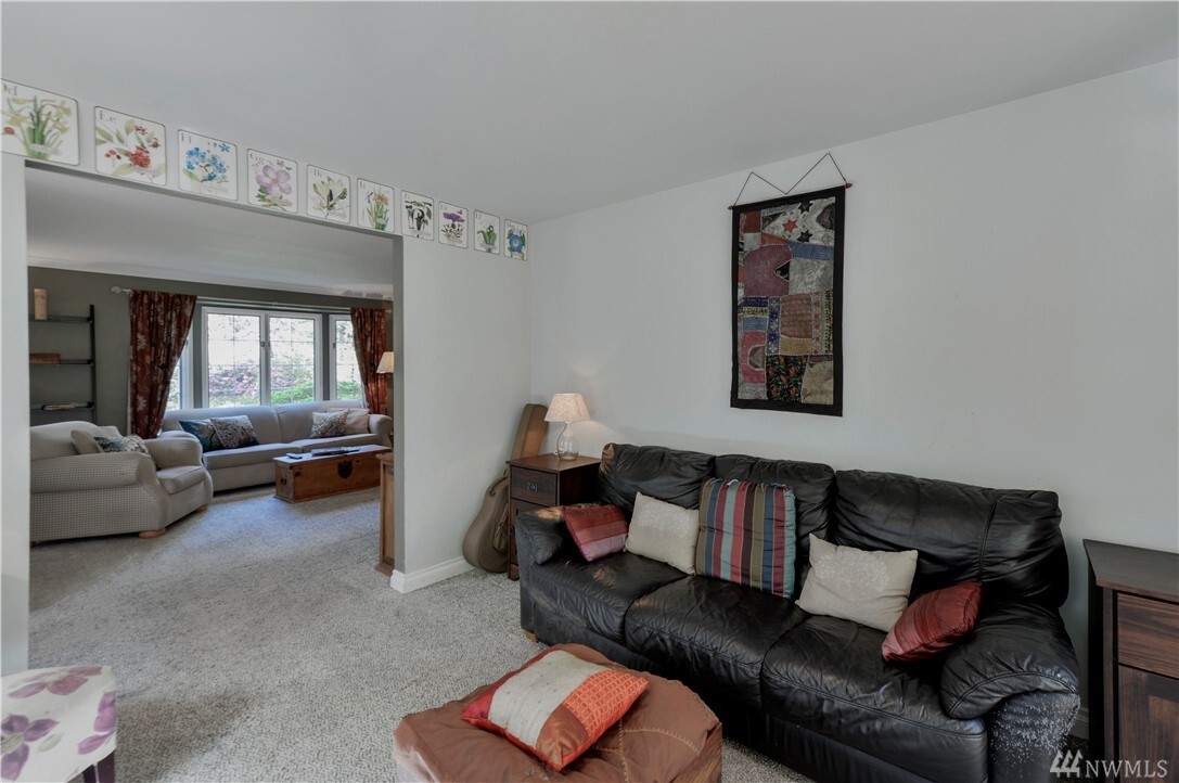 Property Photo: 15432 256th Ave SE WA 98027