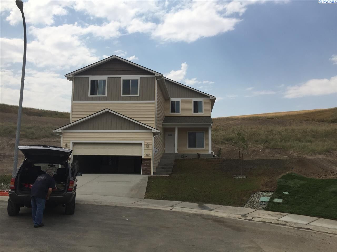 Property Photo: 1055 SW Corral Ct WA 99163