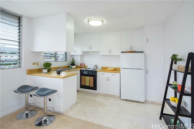 Property Photo:  708 Palani Avenue 302  HI 96816 