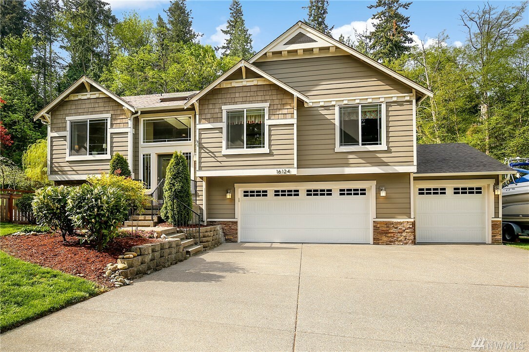 Property Photo:  16124 N Meadowdale Rd  WA 98026 