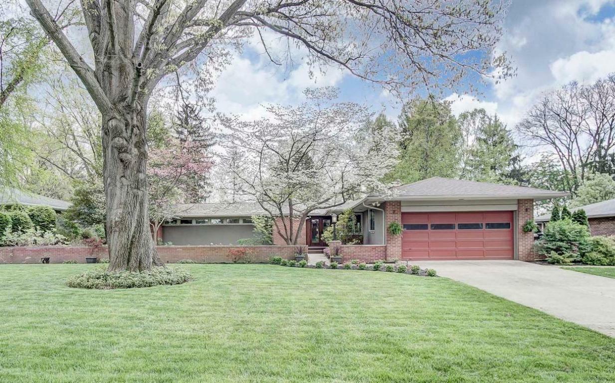 Property Photo: 165 Croswell Road OH 43214