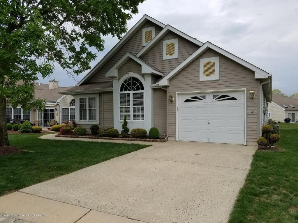 Property Photo: 8 Merion Lane NJ 08527