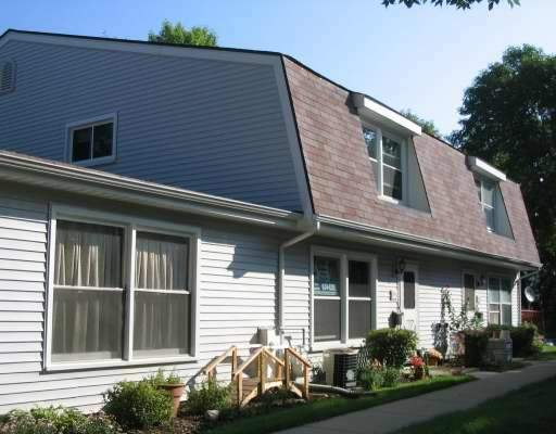 Property Photo: 1945 Hancock Ct 1945 IL 60194