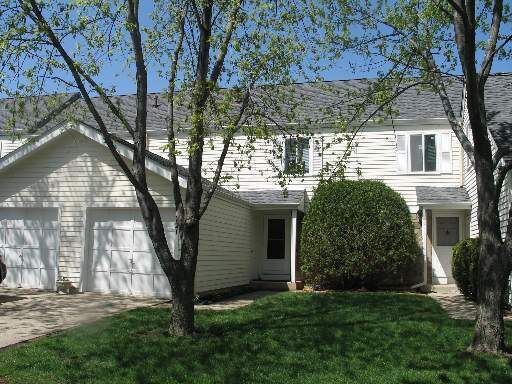 Property Photo: 721 Haddam Way 721 IL 60133