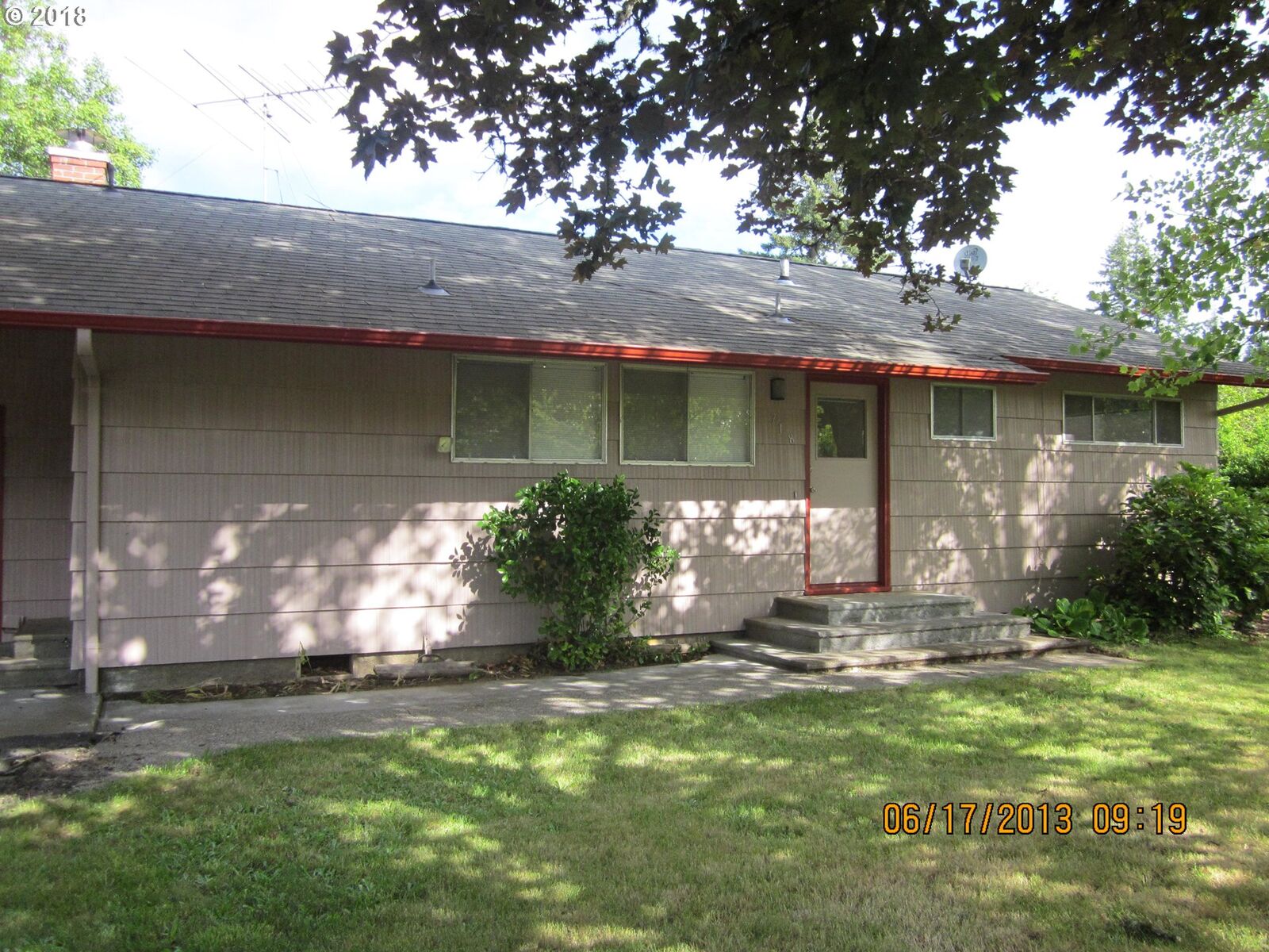 Property Photo: 718 SW Tera Dr OR 97128