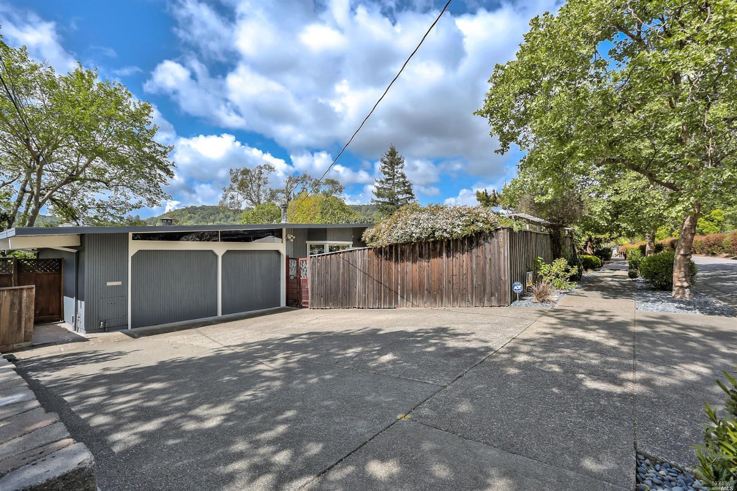 Property Photo: 715 Las Colindas Road CA 94903