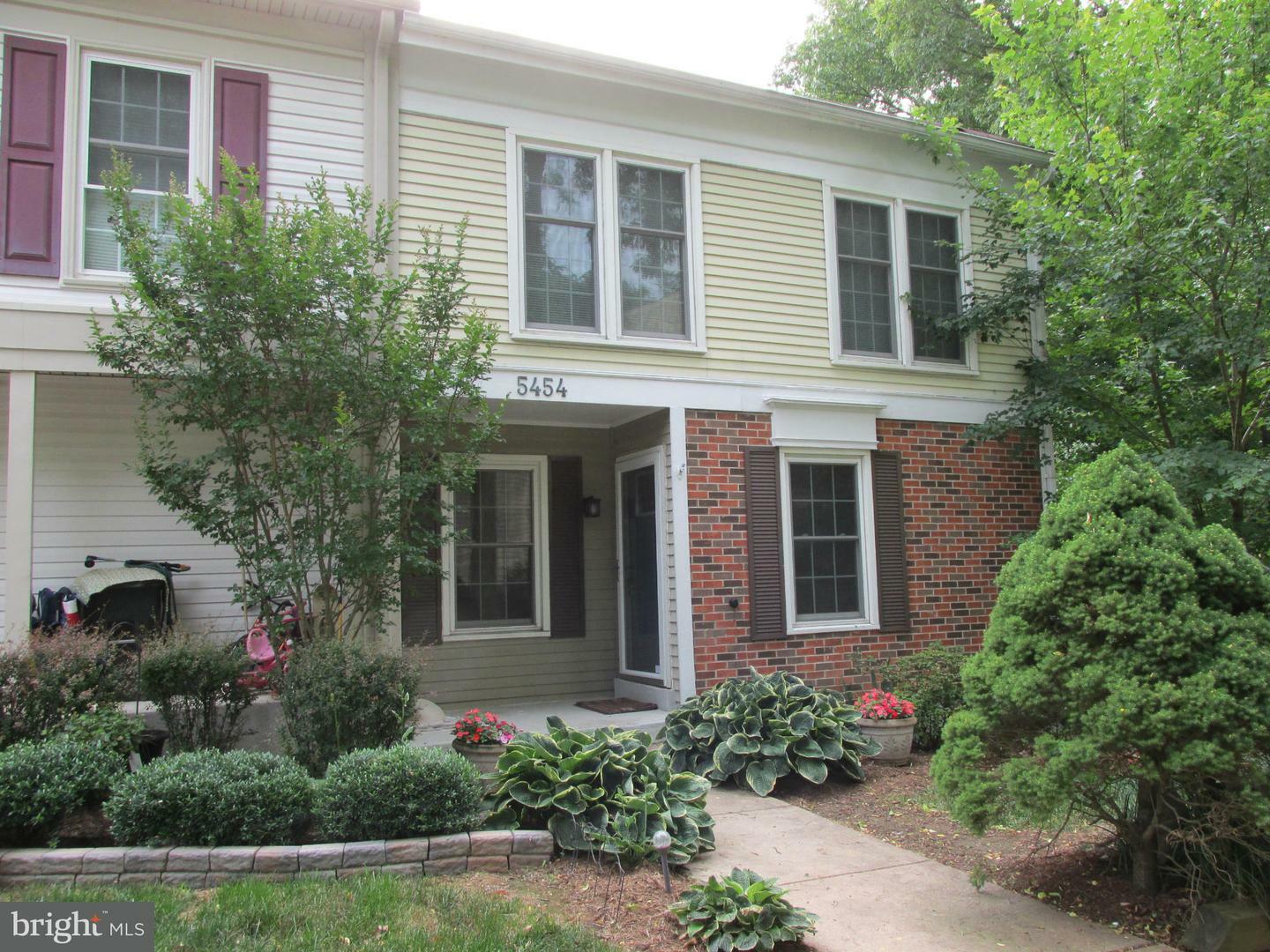 Property Photo: 5454 Crows Nest Court VA 22032