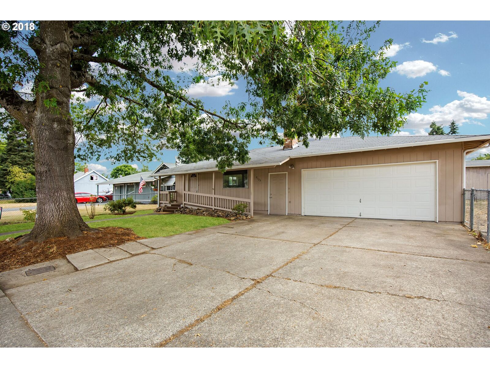 Property Photo:  2135 Minnesota St  OR 97402 
