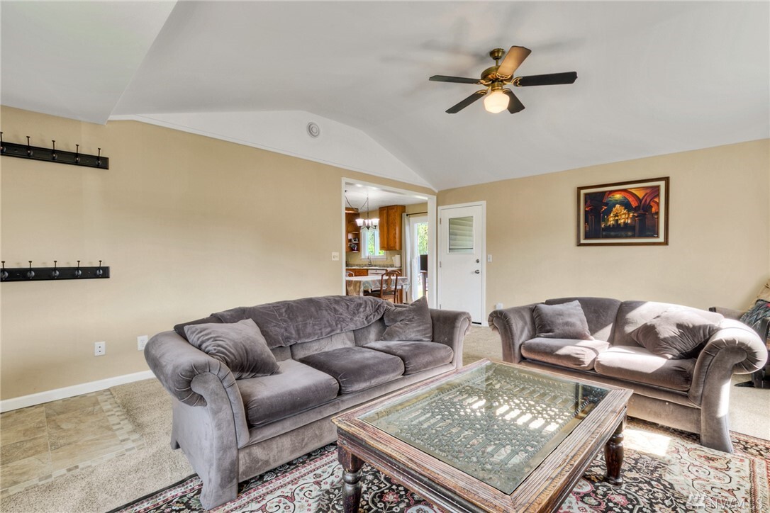 Property Photo: 1415 S 248th WA 98198