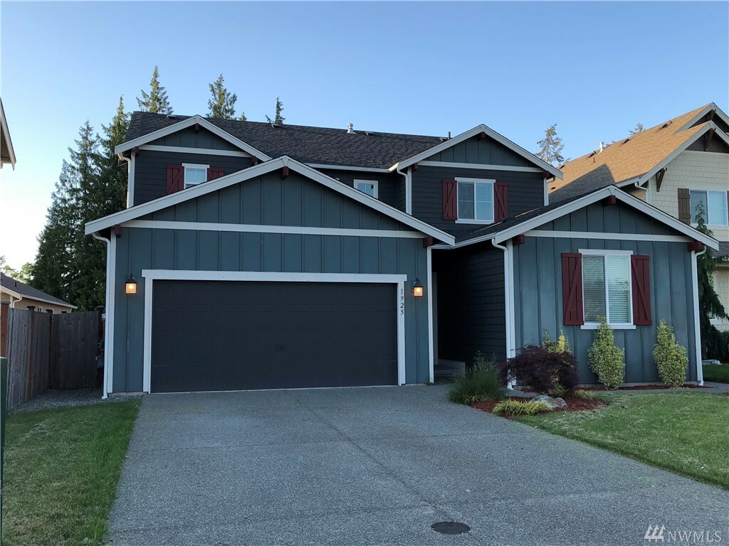 Property Photo: 1925 184th St Ct E WA 98387